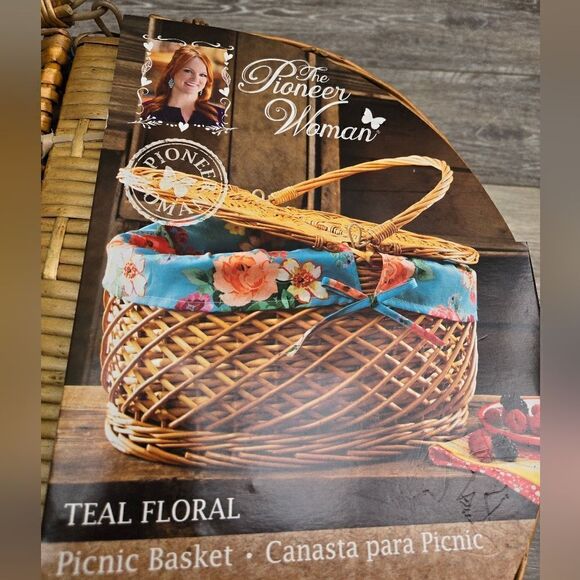 Nwt Pioneer Women's Teal Floral Picnic Basket with extras - Picture 1 of 13